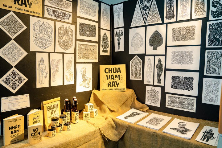 Mãn nhãn với loạt thiết kế ấn tượng trong triển lãm đồ họa vốn cổ và đồ họa bao bì của sinh viên Thiết kế đồ họa HUTECH 8