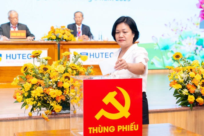 Đại hội Đại biểu Đảng bộ HUTECH lần VII: Khởi đầu vững vàng cho nhiệm kỳ 2025-2030 209