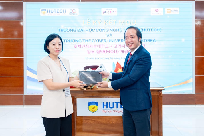 Mở rộng "hệ sinh thái" hợp tác quốc tế, HUTECH ký MOU cùng Trường The Cyber University Of Korea, Hàn Quốc 55