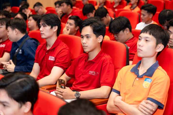 [Video] Trang mới từ dấu mốc 30 năm: Viện Kỹ thuật HUTECH khẳng định vị thế tiên phong trong đào tạo kỹ thuật 107