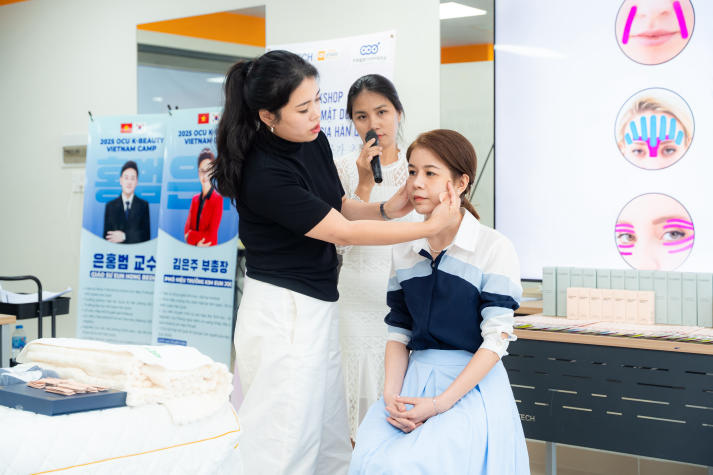 [Video] Sinh viên Viện Khoa học Ứng dụng khám phá bí mật chuẩn K-Beauty cùng chuyên gia Hàn Quốc 134