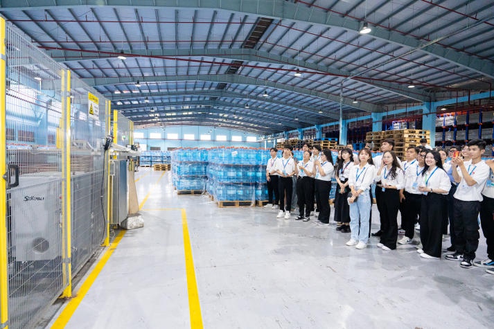 [Video] Sinh viên VJIT khám phá nhà máy nước Satori với diện tích 30.000m2 98
