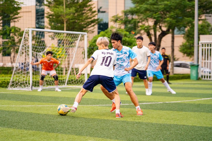 Giải thể thao chào đón tân sinh viên 2023 chính thức khép lại với nội dung thi đấu Cầu lông nam, nữ và Bóng đá nam 112