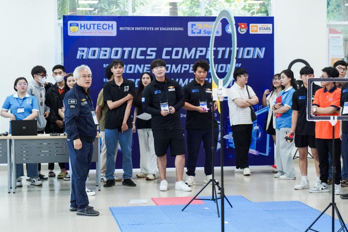 Cuộc thi học thuật “Robotics competition” thu hút đông đảo sinh viên Viện Kỹ thuật tranh tài 71