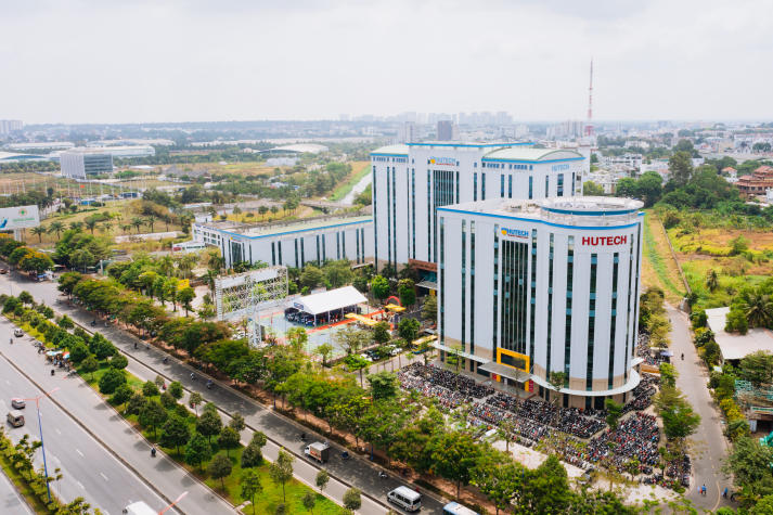 [HUTECH 31 năm] Viết tiếp hành trình đẹp bằng yêu thương và bản lĩnh 19