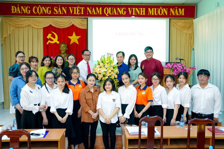 Sinh viên Khoa Khoa học Xã hội & Quan hệ Công chúng tham quan thực tế tại Sở Ngoại vụ tỉnh Đồng Nai 80