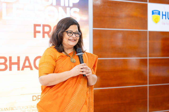 HUTECH faculty and staff explore Bhagavad Gita leadership philosophy and traditional Indian culture 22