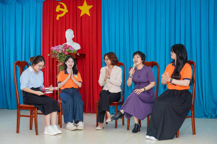 Sinh viên ngành Tâm lý học kết nối hơn 2.000 học sinh An Giang qua hành trình “Hiểu tâm lý - Vững tương lai” 98