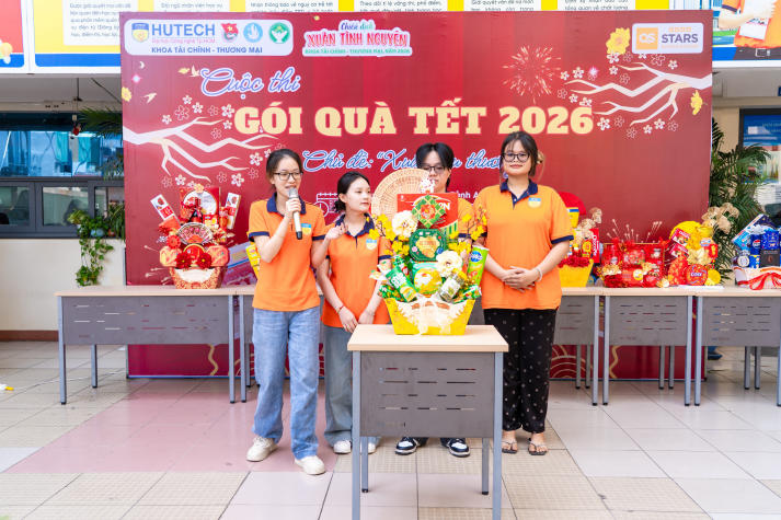 [Ảnh] Tuổi trẻ Khoa Tài chính - Thương mại gói trọn yêu thương trong những phần quà Tết 49