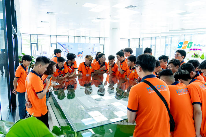 [HUTECH 30 năm] Kiến tạo môi trường giáo dục toàn diện 74