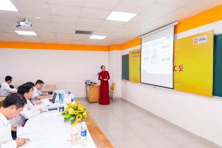 30 học viên HUTECH bảo vệ thành công luận văn/đề án Thạc sĩ ngành Luật kinh tế với nhiều đề tài mang giá trị ứng dụng 28