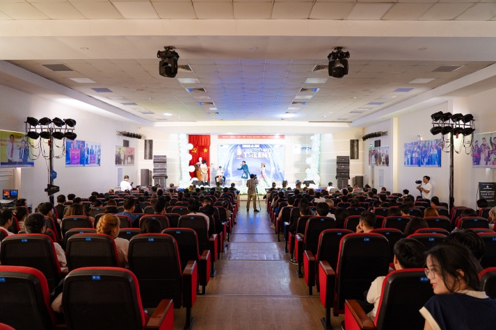 Đốn tim khán giả với giọng hát đầy nội lực, thí sinh Nguyễn Thành Trung trở thành tân Quán quân DSHi's Got Talent 8