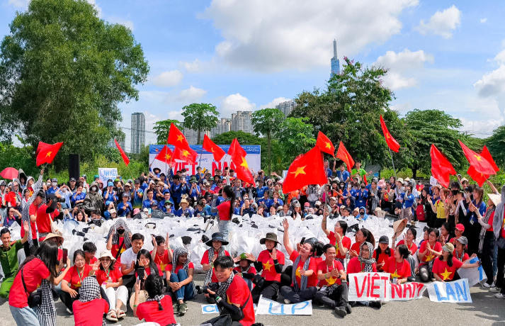 Sinh viên Khoa Trung Quốc học HUTECH lan tỏa tinh thần sống xanh tại Chiến dịch “Clean Up Việt Nam” lần thứ 7 27