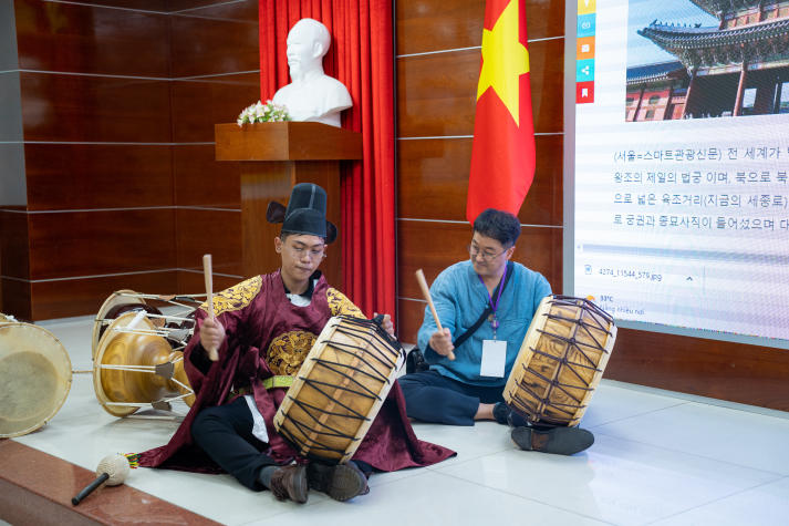 Không gian Hàn Quốc tại HUTECH: Hành trình học hỏi và kết nối 136