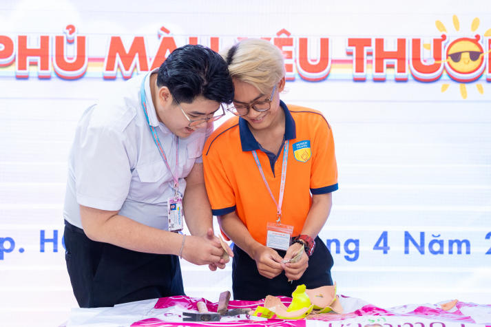 Khoa Quản trị Du lịch - Nhà hàng - Khách sạn lan tỏa yêu thương qua từng chú heo đất 25