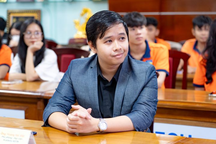 HUTECH 経営学部の学生は、計画スキルを自分で学ぶことに興奮しています 10