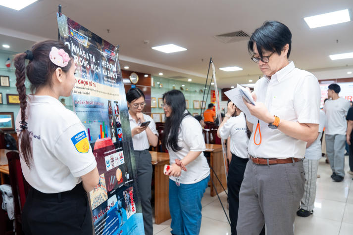 Sinh viên VJIT giải mã sắc màu văn hóa Nhật Bản qua ngôn ngữ poster 29