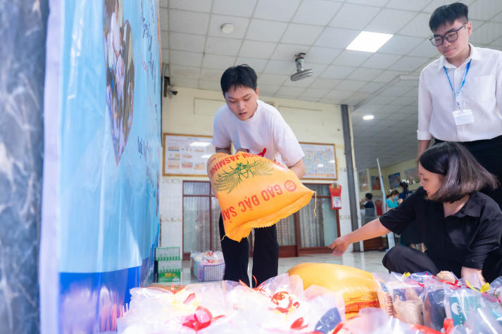 Cựu sinh viên và doanh nhân HUTECH viết tiếp hành trình nhân ái tại Mái ấm tình thương Phúc Lâm 17