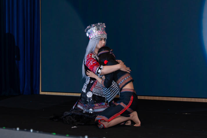 Sinh viên HUTECH thắp sáng niềm tự hào Việt qua chuỗi đồ án nghệ thuật hoành tráng 303