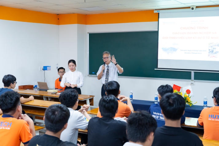 Sinh viên VJIT tìm hiểu cơ hội việc làm Kỹ sư ô tô cùng doanh nghiệp Nhật 42