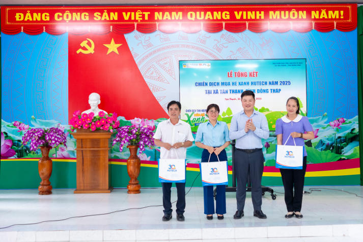 Mùa hè xanh HUTECH 2025 mặt trận Đồng Tháp: Hành trình trưởng thành, gắn kết và lan tỏa yêu thương 100