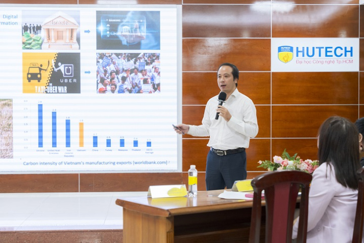 [HUTECH 30 năm] Phát triển hệ sinh thái giáo dục vững bền dựa trên chuẩn đầu ra chất lượng 34