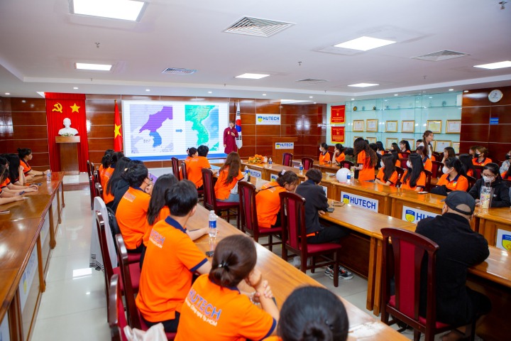 Tân sinh viên VKIT tìm hiểu và học hỏi kiến thức văn hóa, xã hội Hàn Quốc 58