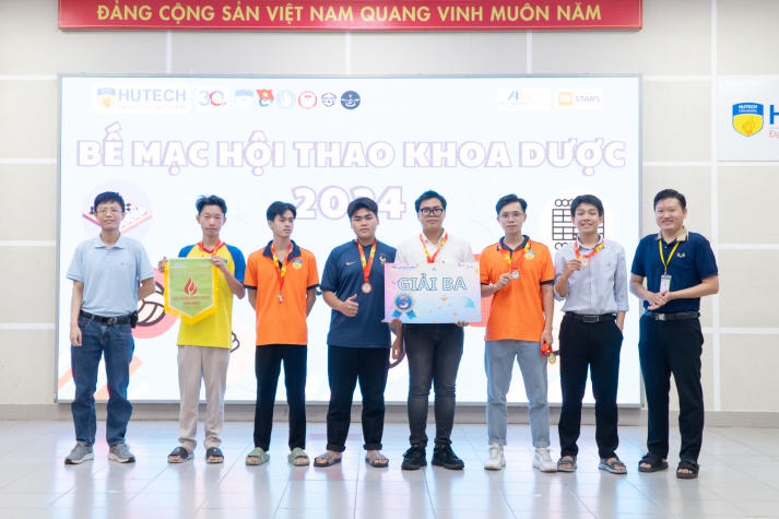 Gala “Xuân sắc màu” và Lễ bế mạc Hội thao sinh viên 2024: rộn ràng mừng xuân, tôn vinh tài năng Khoa Dược 276