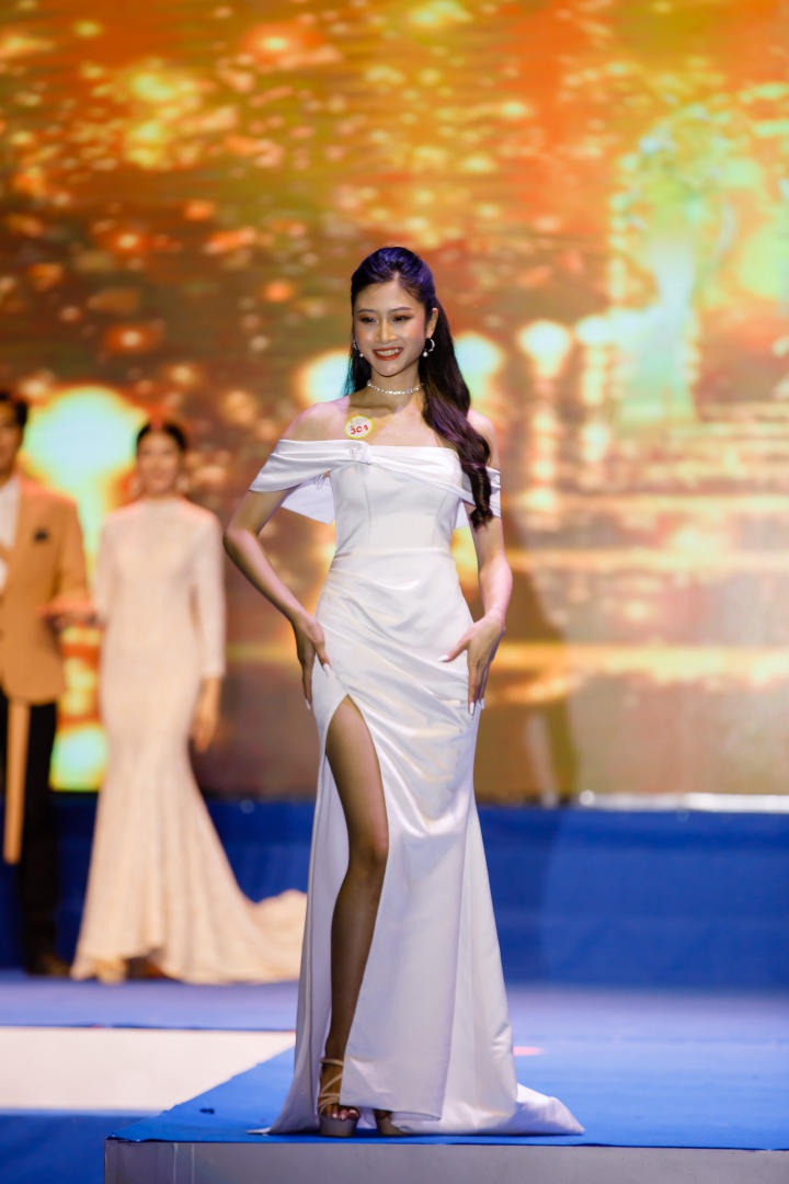 Nữ sinh Nguyễn Thị Tuyết Nhung đăng quang Hoa khôi Miss HUTECH 2023 253