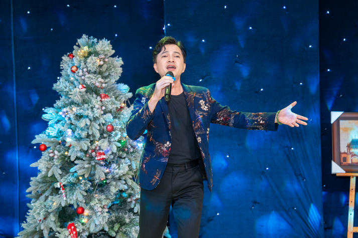 Viện Văn hóa - Nghệ thuật - Thể thao HUTECH thắp sáng tinh thần tương thân tương ái qua chương trình nghệ thuật 44