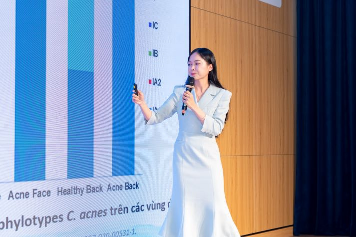 Sinh viên Khoa Thẩm mỹ và Khoa học sự sống học cách giải mã làn da cùng chuyên gia 26