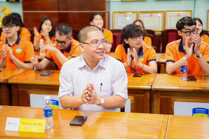 HUTECH chính thức ra mắt CLB nói tiếng Anh “HUTECH English Speaking Club” - HESC 45