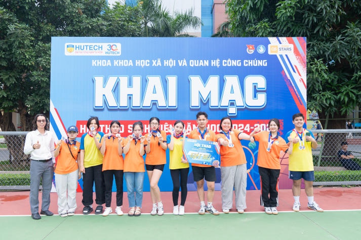 Khoa Khoa học Xã hội và Quan hệ Công chúng tưng bừng khai mạc Hội thao sinh viên năm học 2024-2025 206