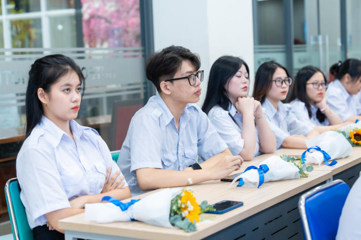 Thế hệ cán bộ Hội HUTECH mới ra mắt: Sẵn sàng cống hiến, dẫn dắt phong trào sinh viên 25