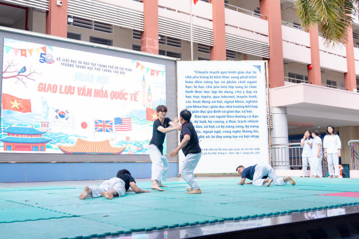 VJIT đồng hành cùng học sinh THPT trên hành trình hội nhập 97