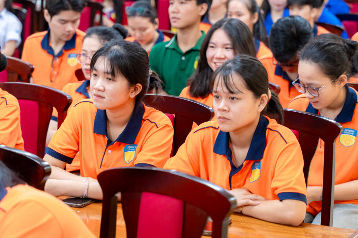 Cựu sinh viên truyền lửa đam mê, khơi dậy bản lĩnh cho sinh viên Viện Khoa học Ứng dụng 44