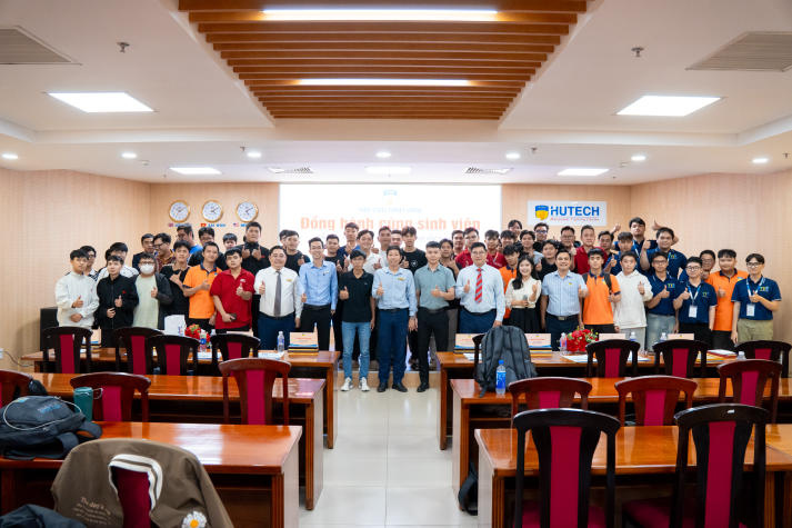 Sinh viên Viện Kỹ thuật học cách thích ứng với môi trường làm việc toàn cầu 103