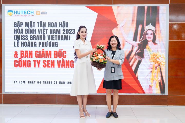 [Video] Hoa hậu Lê Hoàng Phương đăng ký học Thạc sĩ tại HUTECH, nhận học bổng 100% học phí 35