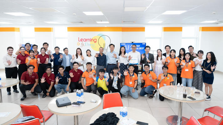 Sinh viên I-HUTECH tự tin hoàn thiện dự án cùng chuyên gia tại “Coffee Talk with Mentors” 11