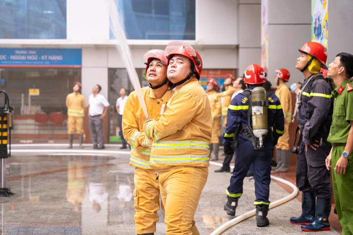 [Video] HUTECH tổ chức diễn tập PCCC & CNCH: Nâng cao năng lực ứng phó, bảo đảm an toàn học đường 102