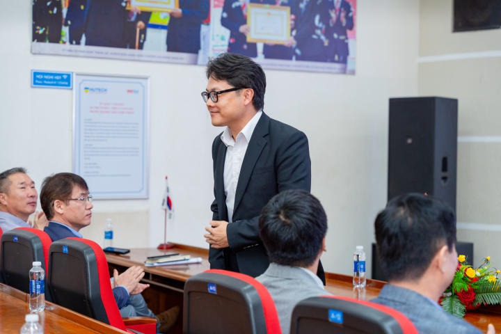 [Video] Viện Công nghệ Việt - Hàn HUTECH tổ chức lễ khai giảng, chính thức khởi động năm học mới 26