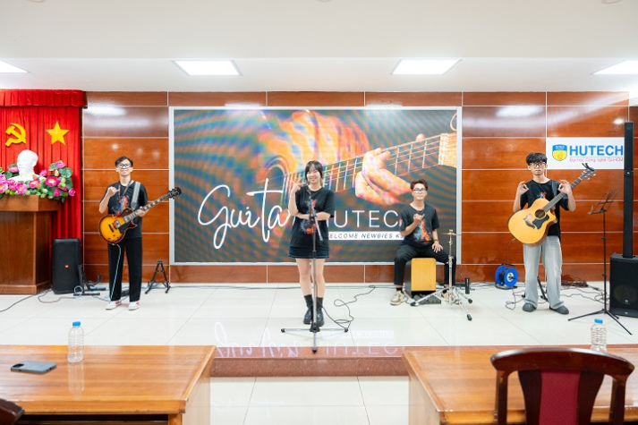 CLB Guitar HUTECH chào đón thành viên mới Khóa 2025 37