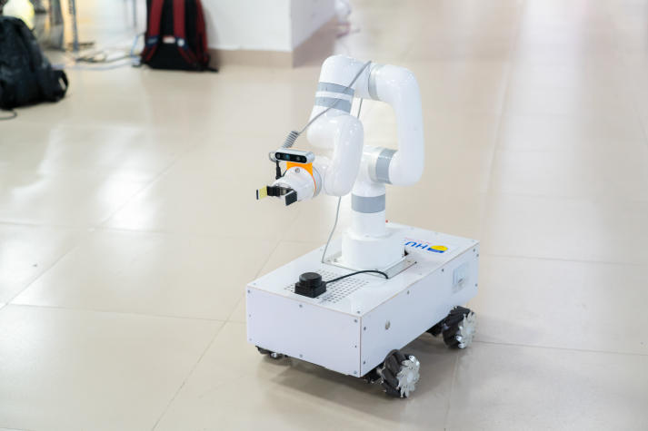 Viện Kỹ thuật dựng “đấu trường” AI và IoT, hội tụ loạt giải pháp công nghệ đột phá của sinh viên liên trường 39