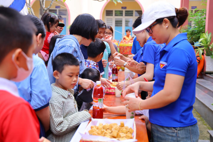 Sinh viên Khoa Thú y - Chăn nuôi tiếp lửa yêu thương tại Ngày hội thiếu nhi phường Long Thạnh Mỹ (TP. Thủ Đức) 67