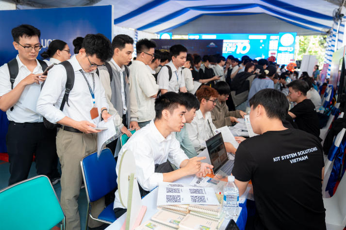 [Video] HUTECH IT OPEN DAY 2026: Kết nối doanh nghiệp, mở lối hàng ngàn cơ hội việc làm cho sinh viên IT 78