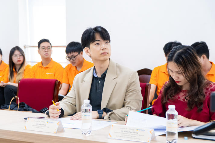 Hanwha Life Finance Mentor: Bệ phóng cho sinh viên HUTECH tự tin khẳng định bản lĩnh 24