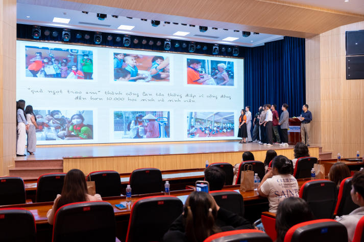 Khoa Khoa học Xã hội và Quan hệ Công chúng tôn vinh loạt dự án ý nghĩa của sinh viên 90