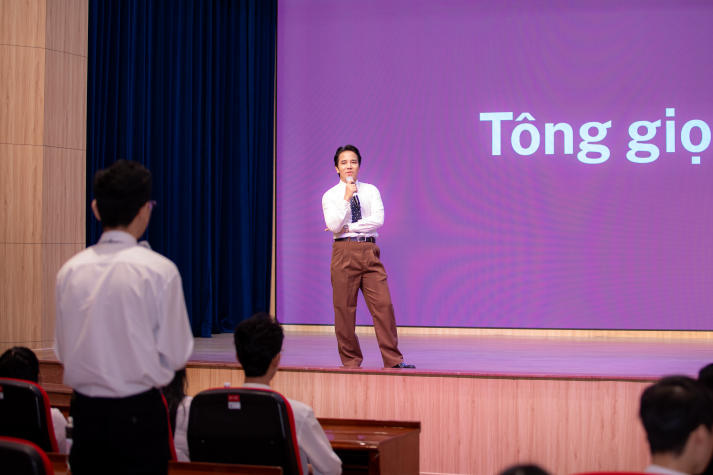 Sinh viên Du lịch - Nhà hàng - Khách sạn học giao tiếp chuẩn Hospitality từ chuyên gia 64