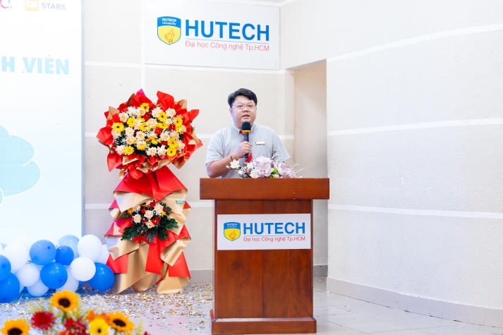 Hơn 400 sinh viên được Khoa Marketing - Kinh doanh quốc tế khen thưởng trong học tập và phong trào năm học 2023-2024 101