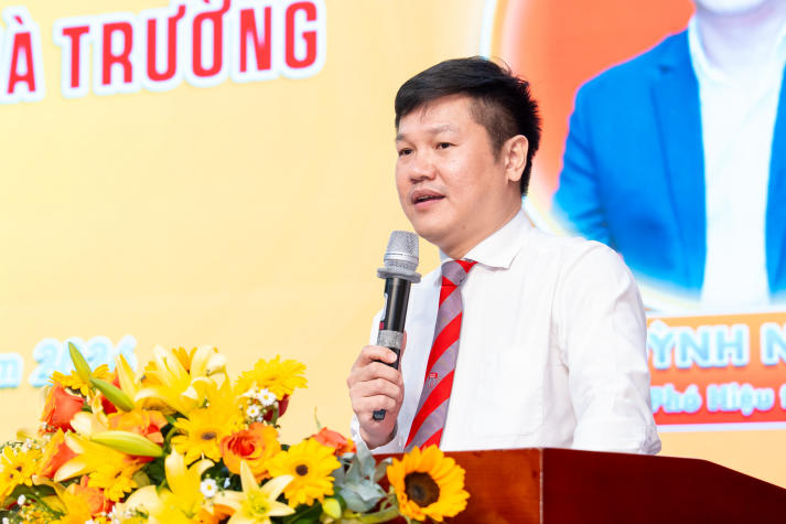 TS. Huỳnh Ngọc Anh gửi gắm kỳ vọng về thế hệ sinh viên bản lĩnh, sáng tạo và giàu khát vọng cống hiến 60